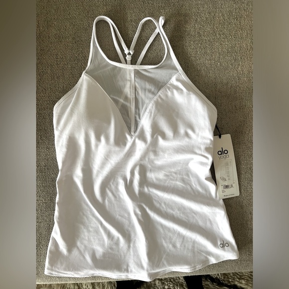 Alo yoga top new with tags - Picture 5 of 6